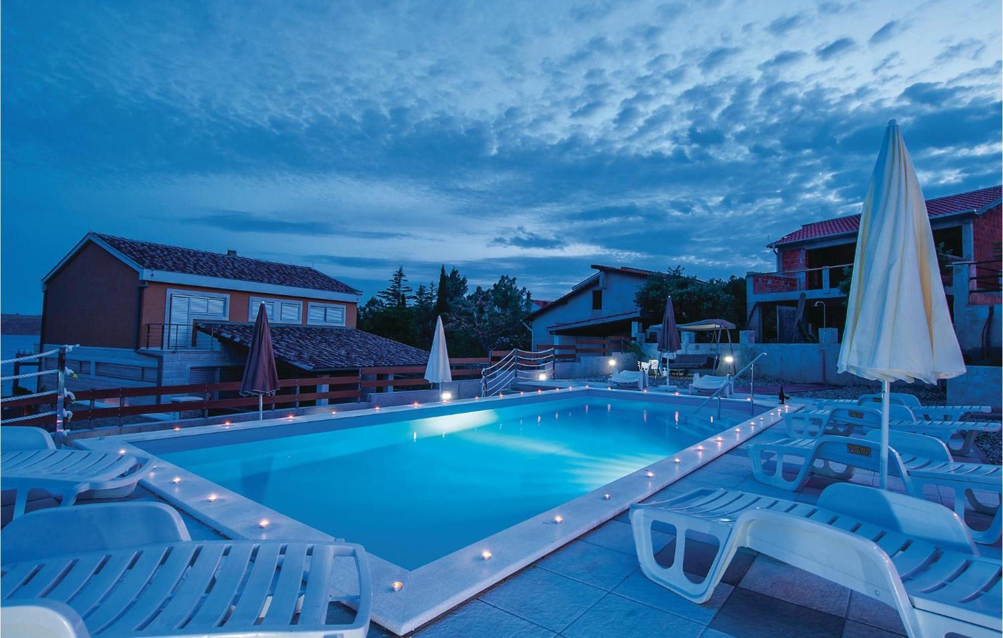 Cozy Apartment In Posedarje With House Sea View Экстерьер фото